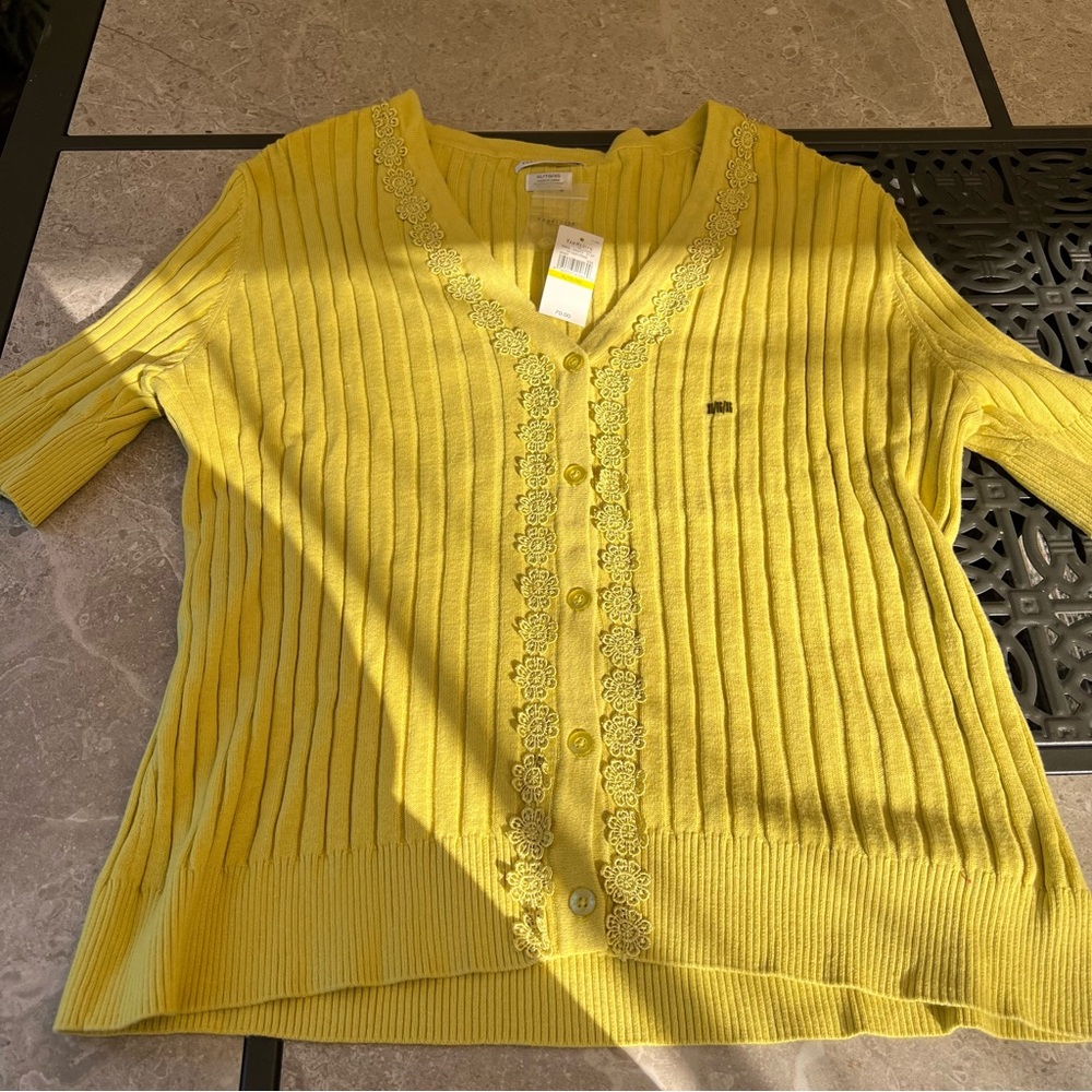 Van Heusen XL yellow button cardigan